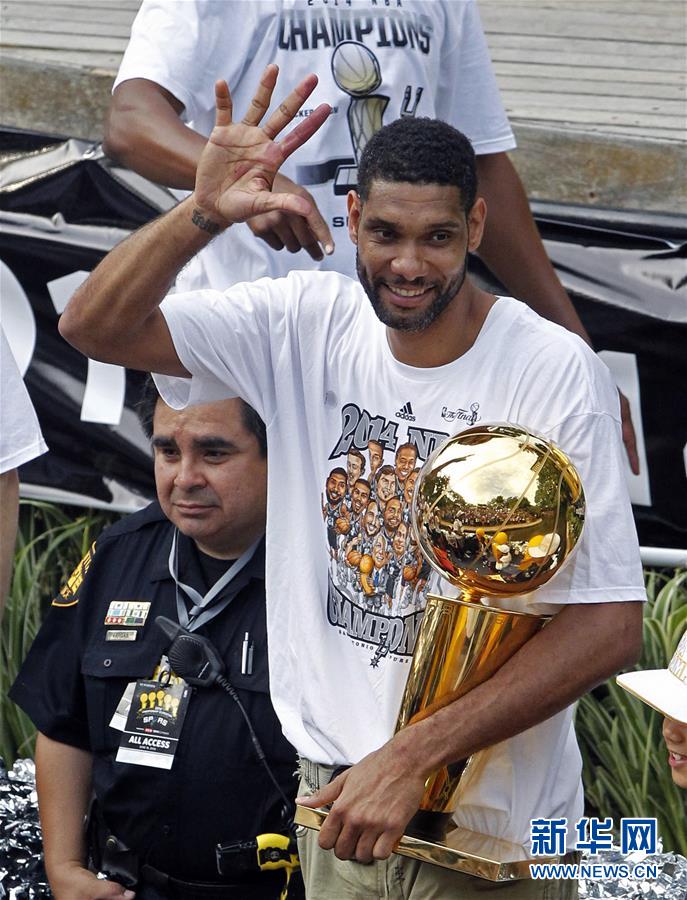 里经历了让 里经历了让