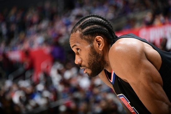 他多次在两 他多次在两